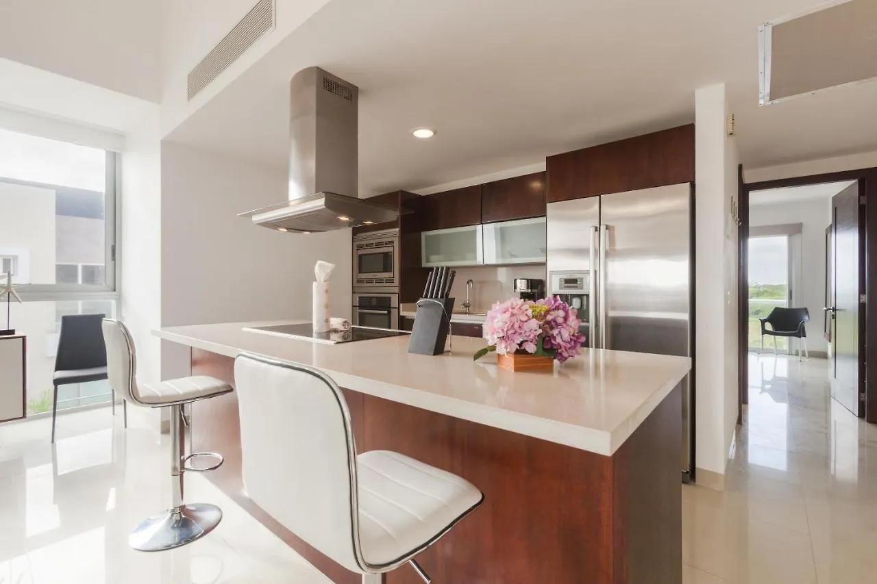 Mareazul Luxurious 2,5 Bedroom Apartment Playa del Carmen Aparthotel