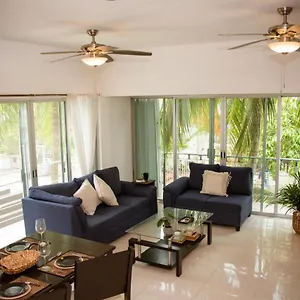Tohoku 4 Pax- Parking Free- 500mtrs 5ta Av Playa del Carmen